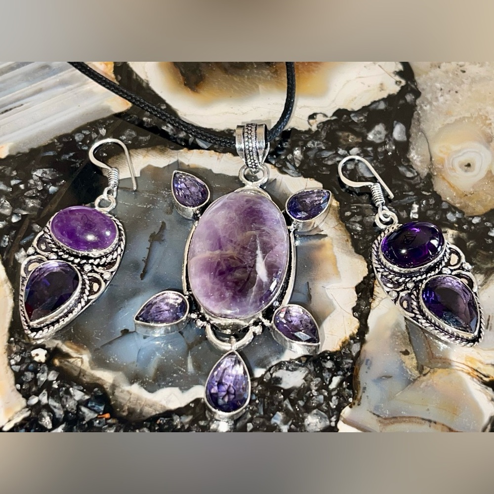 Purple Amethyst & Glass Pendant & Earrings Set - Picture 8 of 16